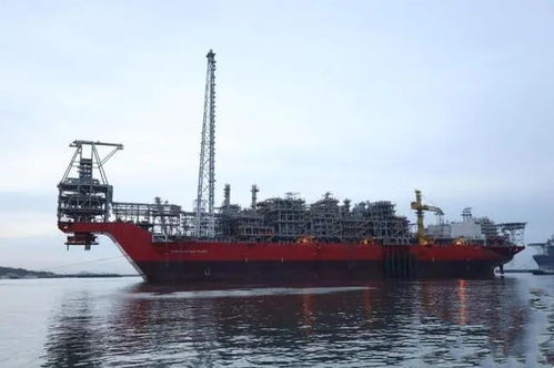 巨型海上石油加工厂 福林 轮在辽宁大连完工开航